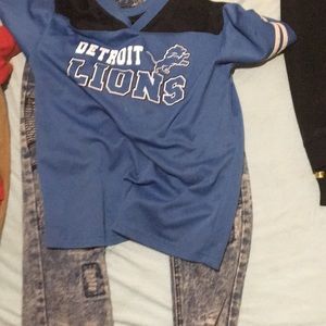 2 outfits and a jacket